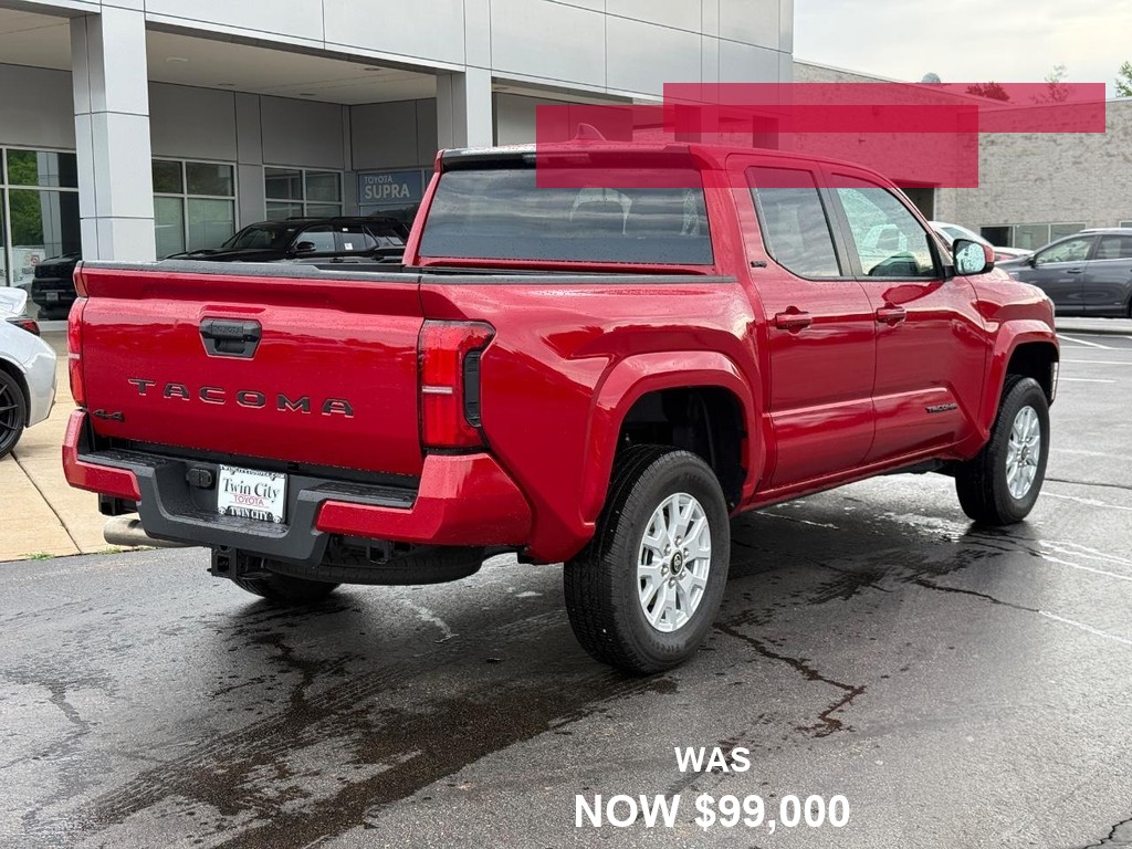 Toyota Tacoma 4WD Vehicle Full-screen Gallery Image 03