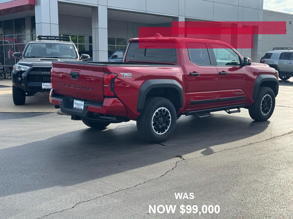 Toyota Tacoma 4WD Vehicle Full-screen Gallery Image 03