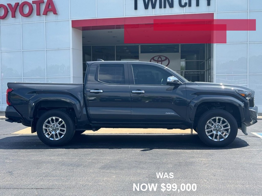 Toyota Tacoma 4WD Vehicle Full-screen Gallery Image 02