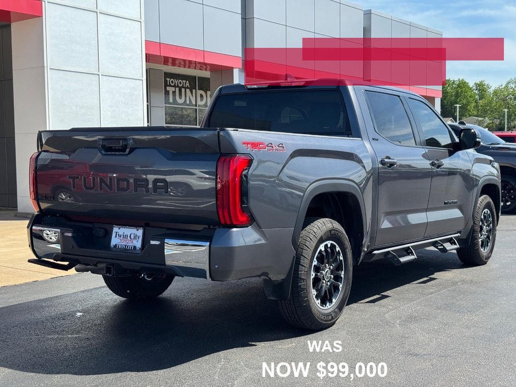 Toyota Tundra 4WD Vehicle Full-screen Gallery Image 03