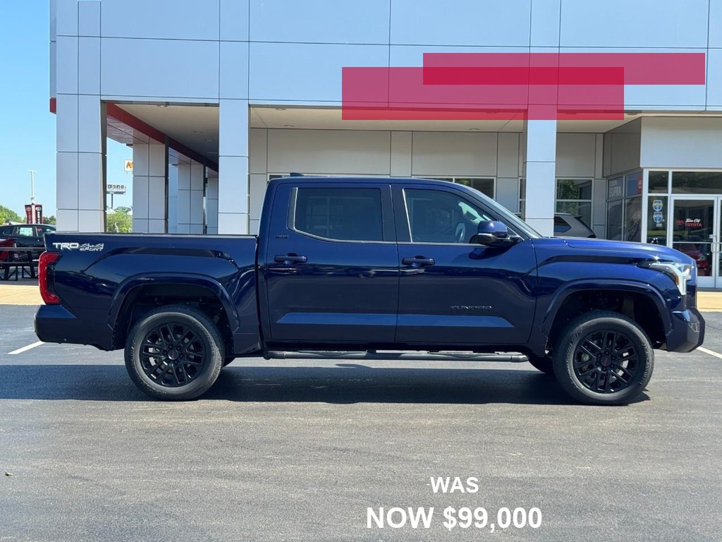 Toyota Tundra 4WD Vehicle Full-screen Gallery Image 02
