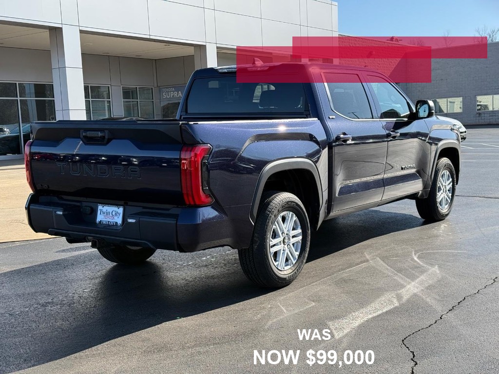 Toyota Tundra 4WD Vehicle Full-screen Gallery Image 03