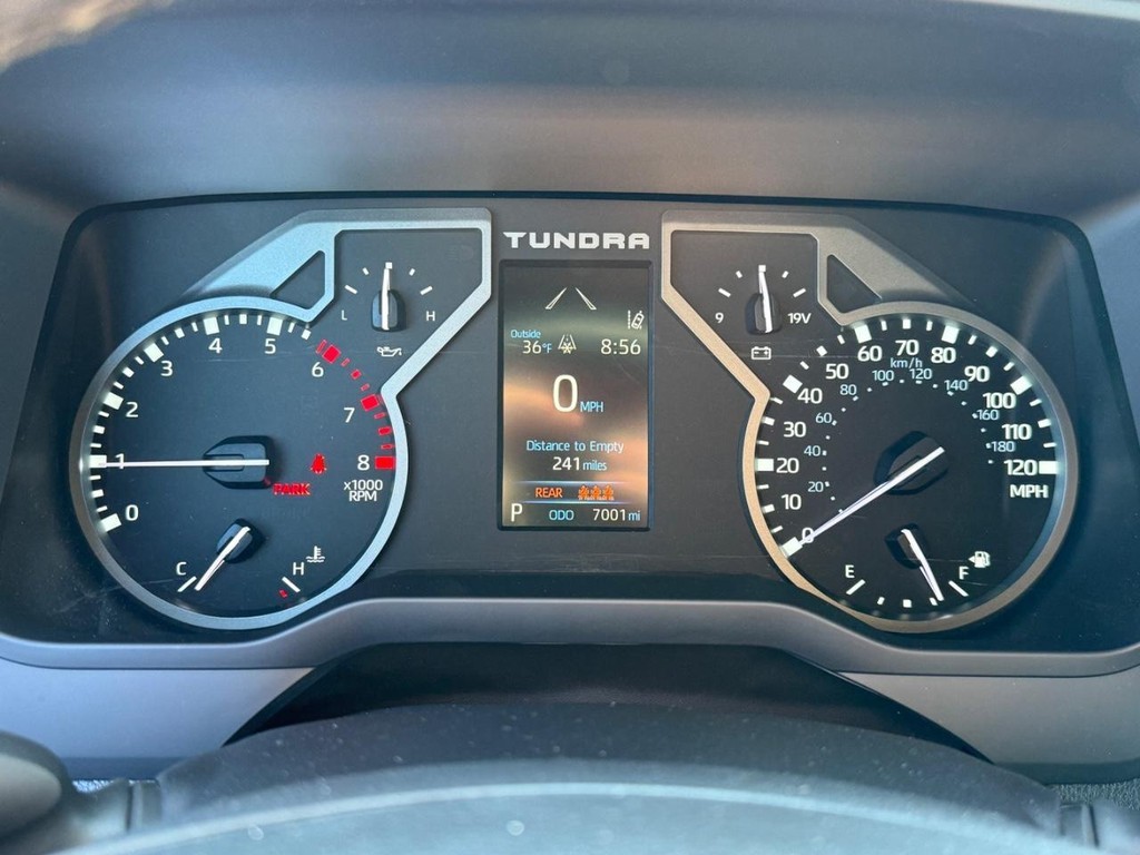 Toyota Tundra 4WD Vehicle Full-screen Gallery Image 20