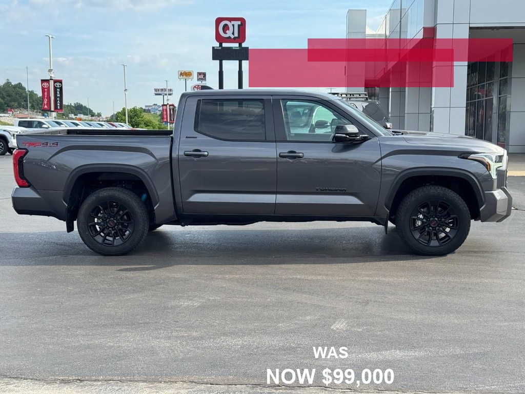 Toyota Tundra 4WD Vehicle Full-screen Gallery Image 03