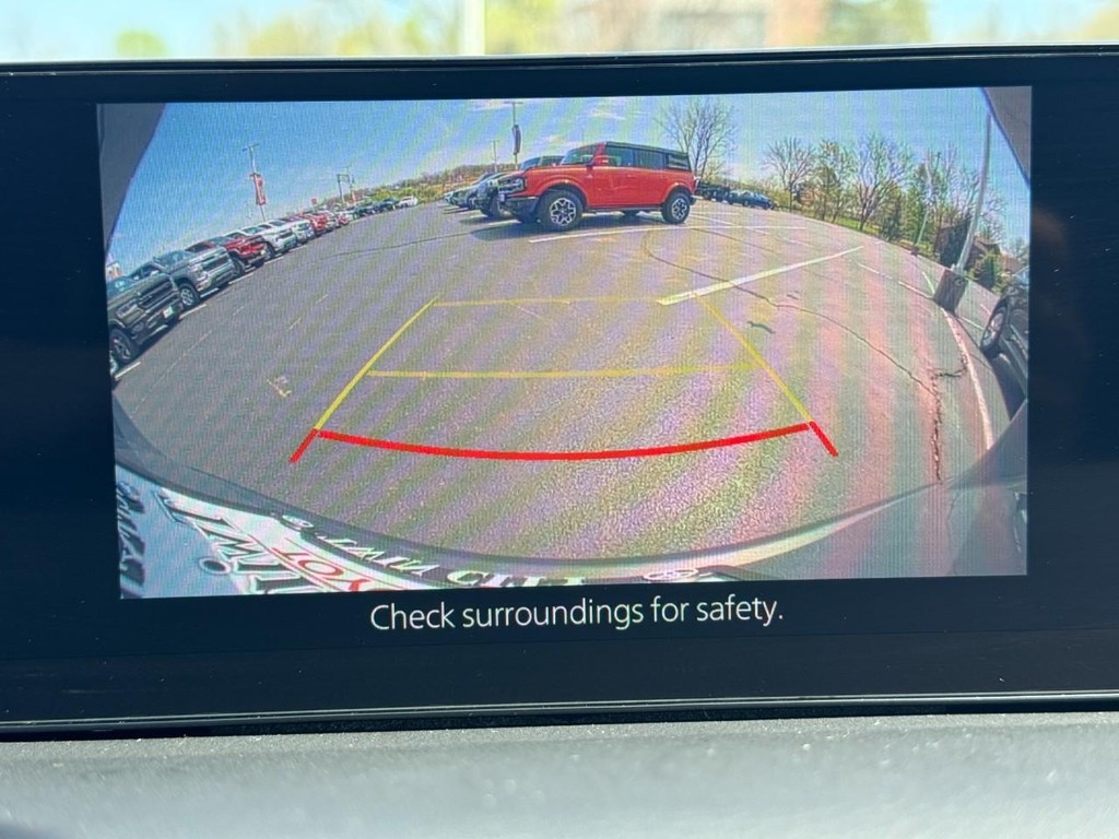 Mazda CX-50 Vehicle Full-screen Gallery Image 21