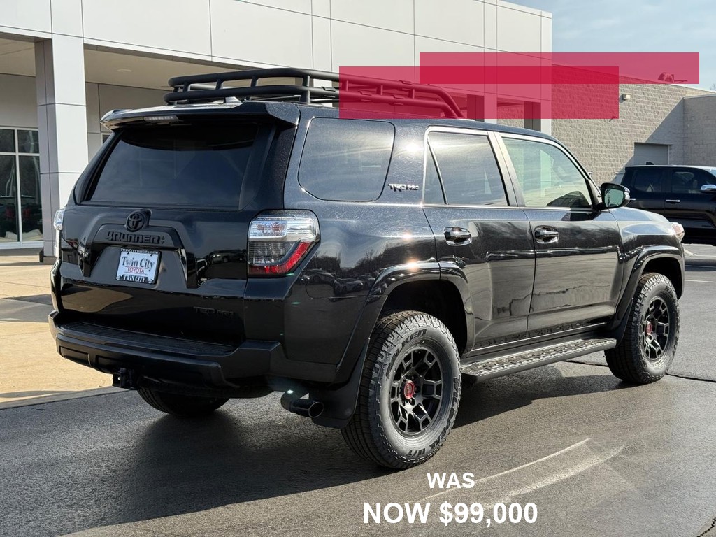 Toyota 4Runner Vehicle Full-screen Gallery Image 03