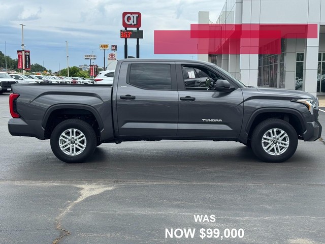 Toyota Tundra 4WD Vehicle Full-screen Gallery Image 02