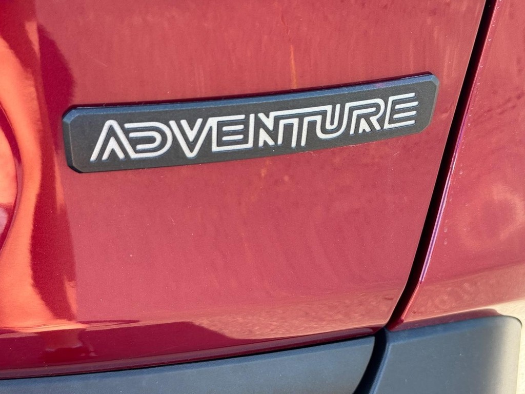 Toyota RAV4 Vehicle Full-screen Gallery Image 4