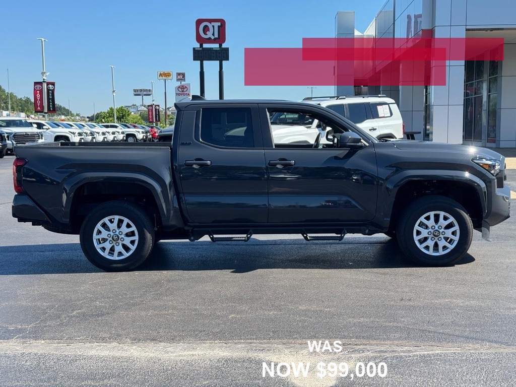 Toyota Tacoma 4WD Vehicle Full-screen Gallery Image 02