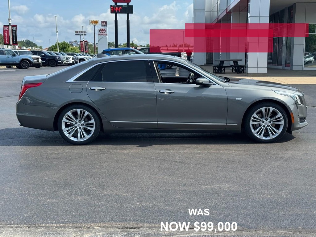 Cadillac CT6 Sedan Vehicle Full-screen Gallery Image 02