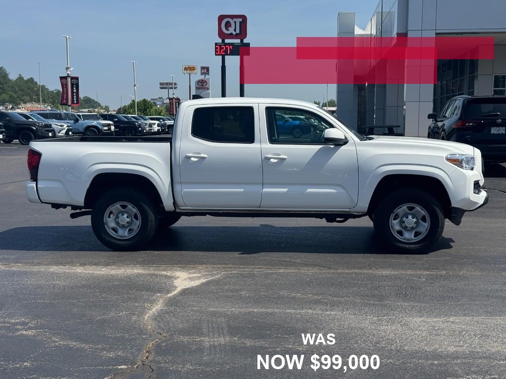 Toyota Tacoma 4WD Vehicle Full-screen Gallery Image 02