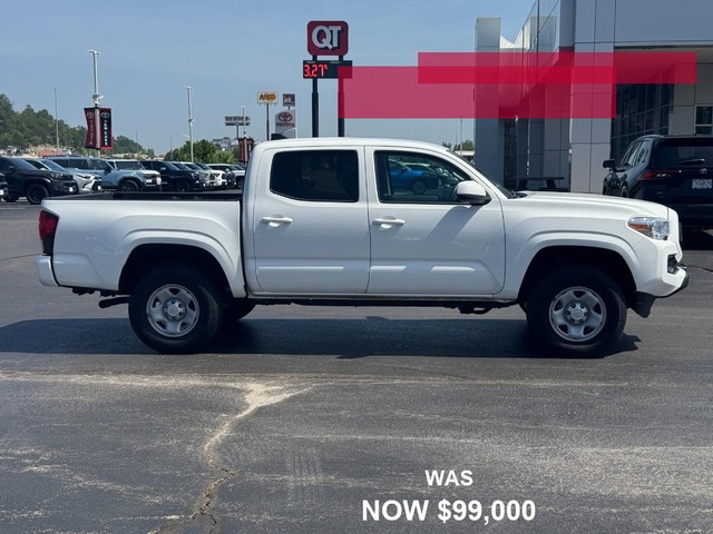 Toyota Tacoma 4WD Vehicle Full-screen Gallery Image 02
