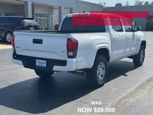 Toyota Tacoma 4WD Vehicle Full-screen Gallery Image 03
