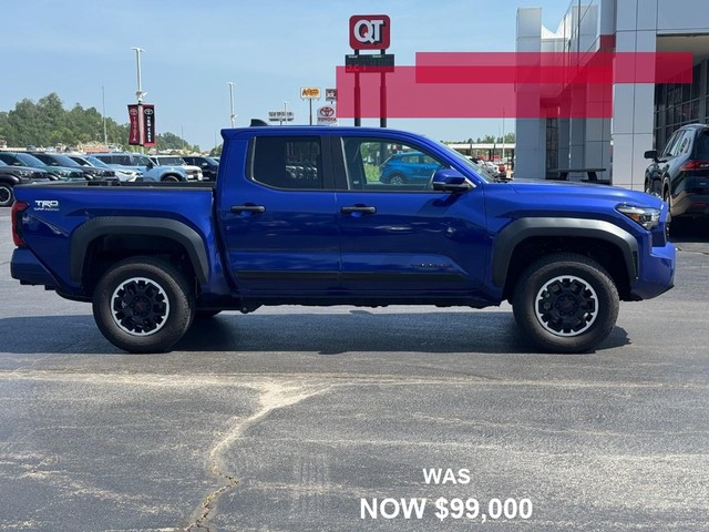 Toyota Tacoma 4WD Vehicle Full-screen Gallery Image 02