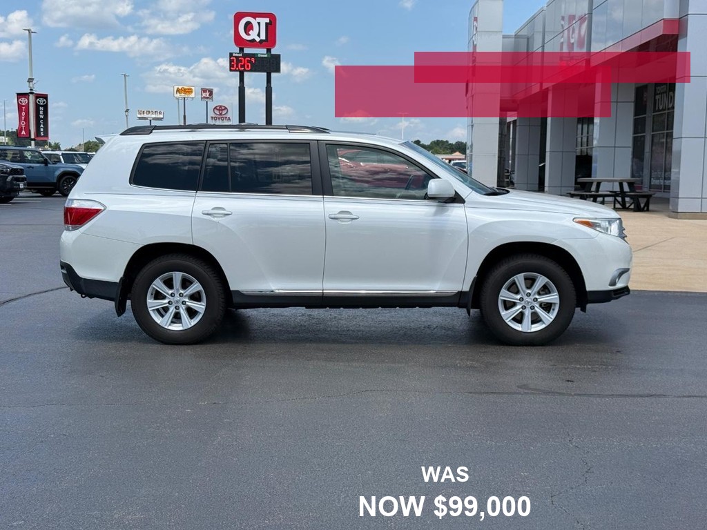 Toyota Highlander Vehicle Full-screen Gallery Image 02