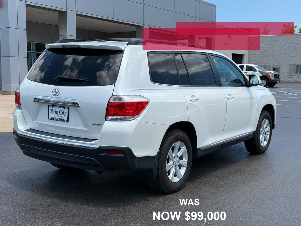 Toyota Highlander Vehicle Full-screen Gallery Image 03