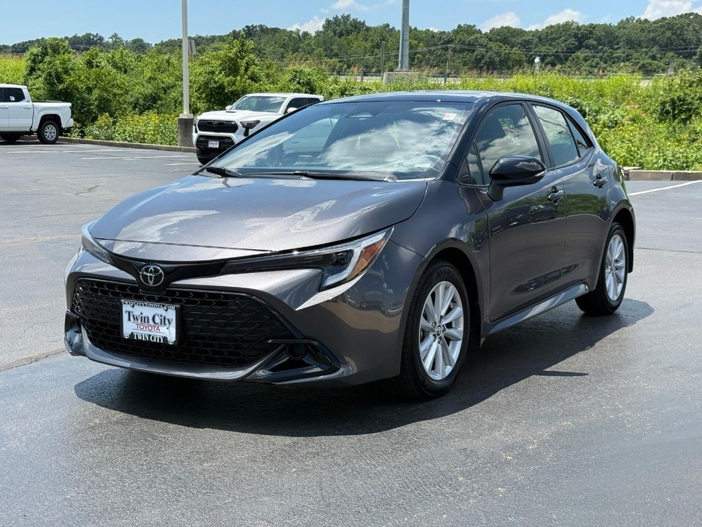 Toyota Corolla Hatchback Vehicle Full-screen Gallery Image 9
