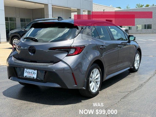 Toyota Corolla Hatchback Vehicle Full-screen Gallery Image 03