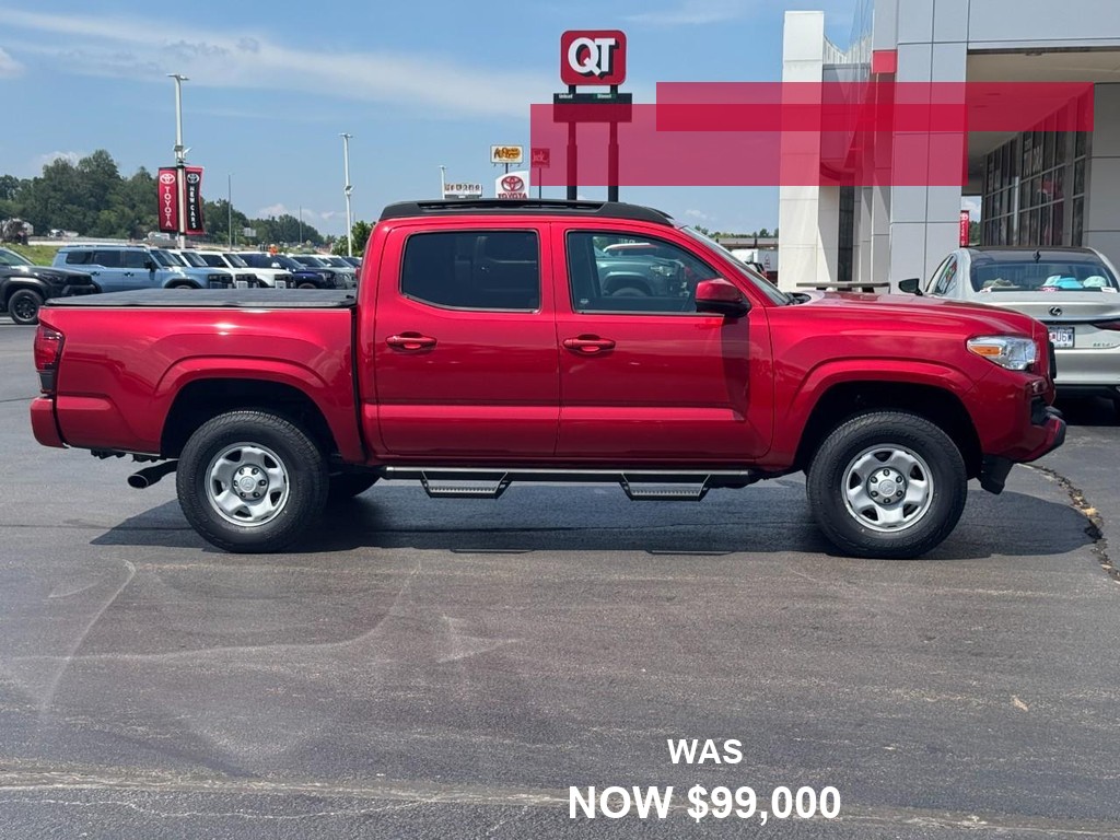 Toyota Tacoma 4WD Vehicle Full-screen Gallery Image 02