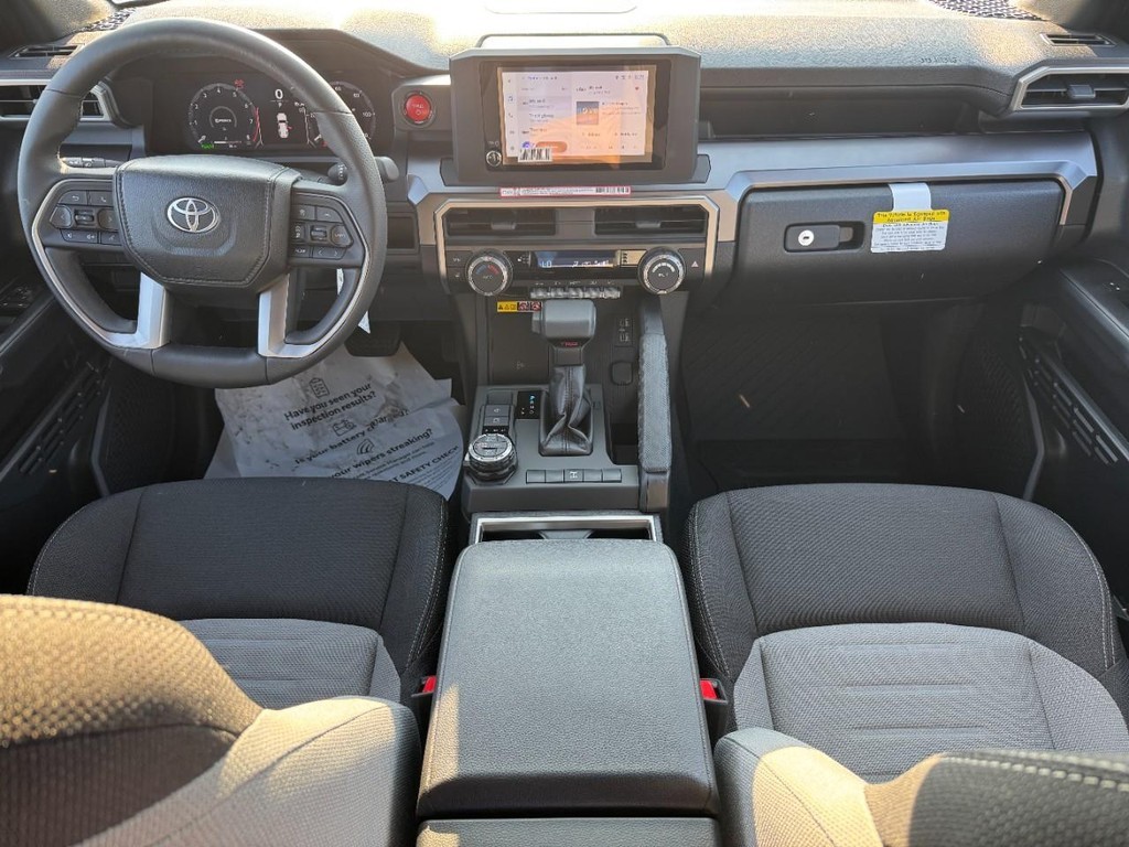 Toyota 4Runner Vehicle Full-screen Gallery Image 13