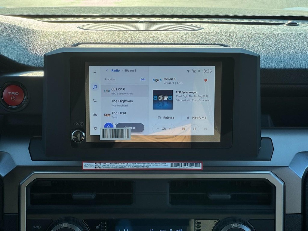 Toyota 4Runner Vehicle Full-screen Gallery Image 15