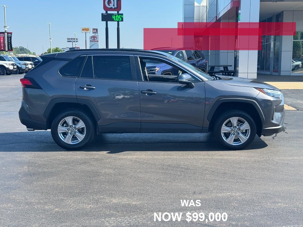 Toyota RAV4 Vehicle Full-screen Gallery Image 02