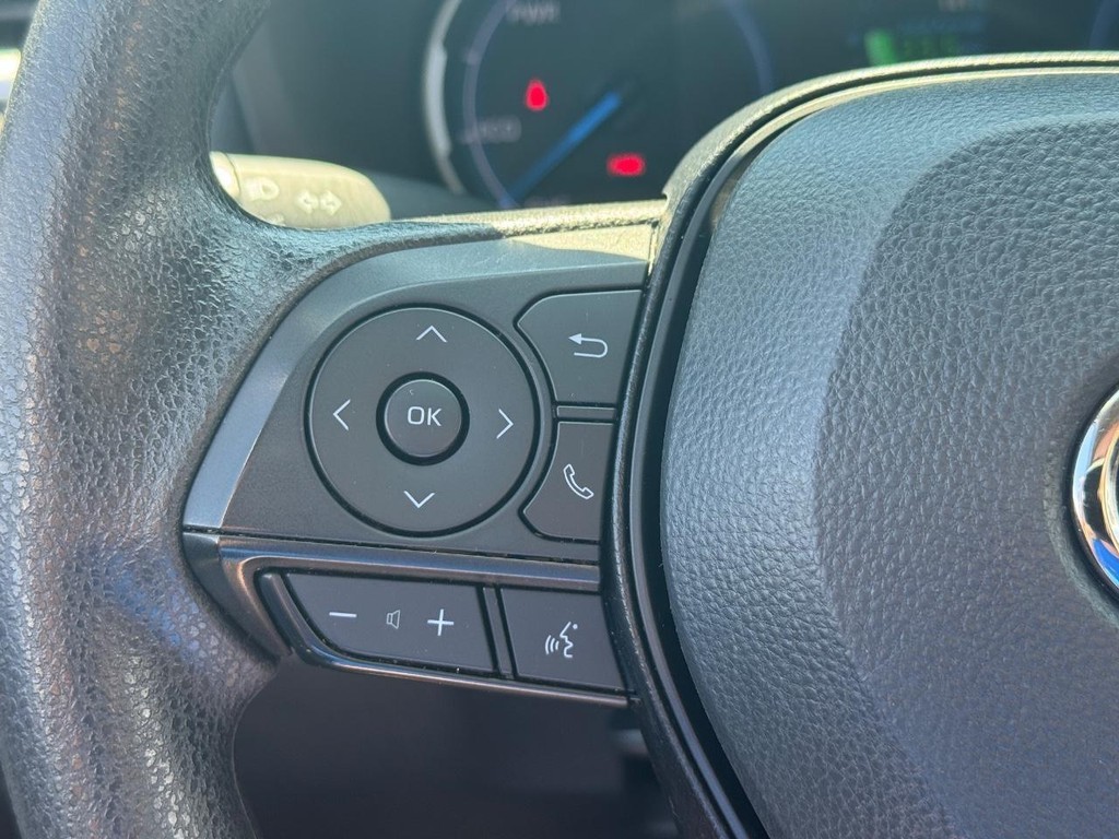 Toyota RAV4 Vehicle Full-screen Gallery Image 18