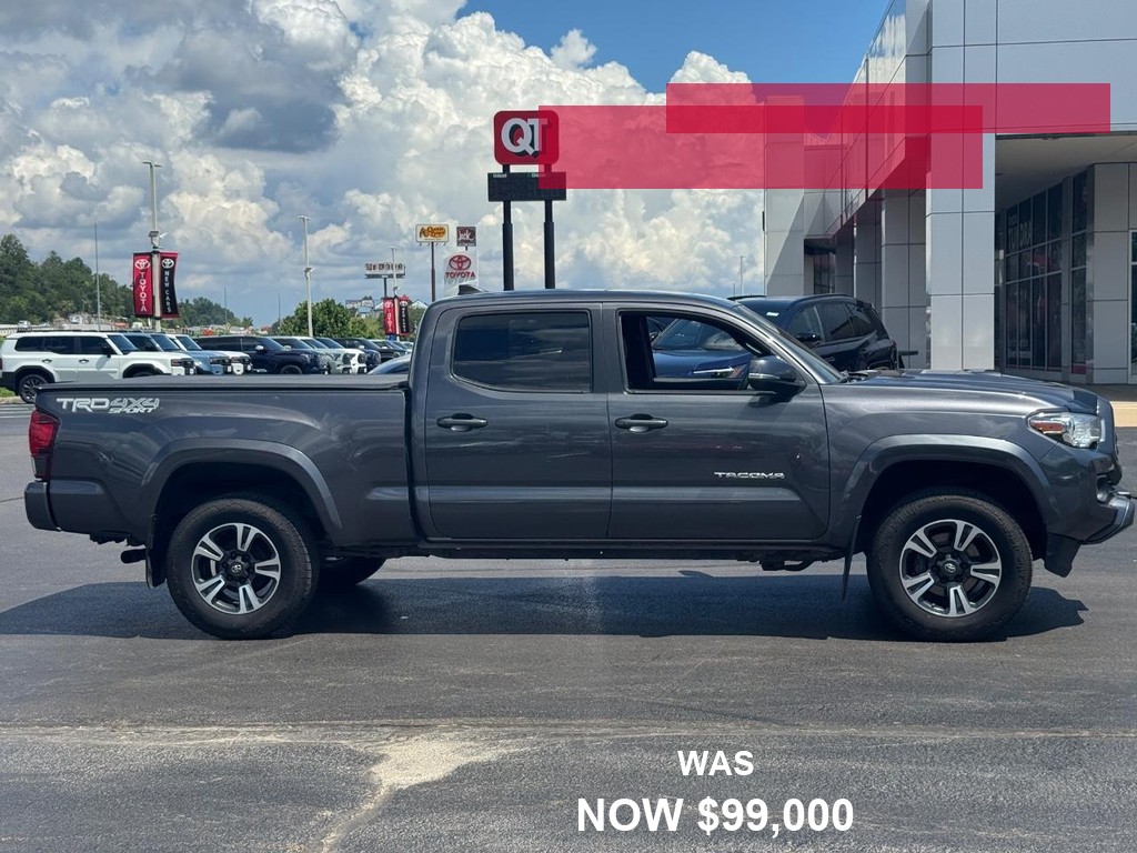 Toyota Tacoma Vehicle Full-screen Gallery Image 02
