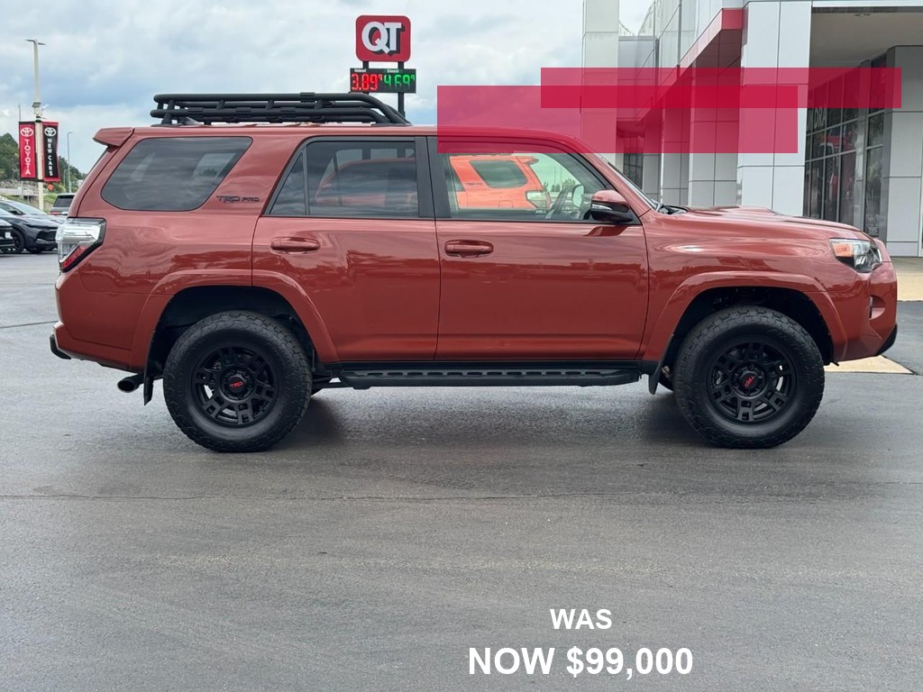 Toyota 4Runner Vehicle Full-screen Gallery Image 02