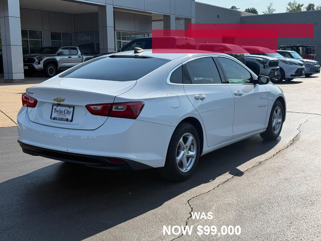 Chevrolet Malibu Vehicle Full-screen Gallery Image 03