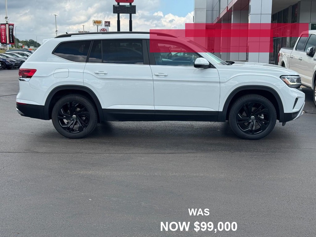 Volkswagen Atlas Vehicle Full-screen Gallery Image 02