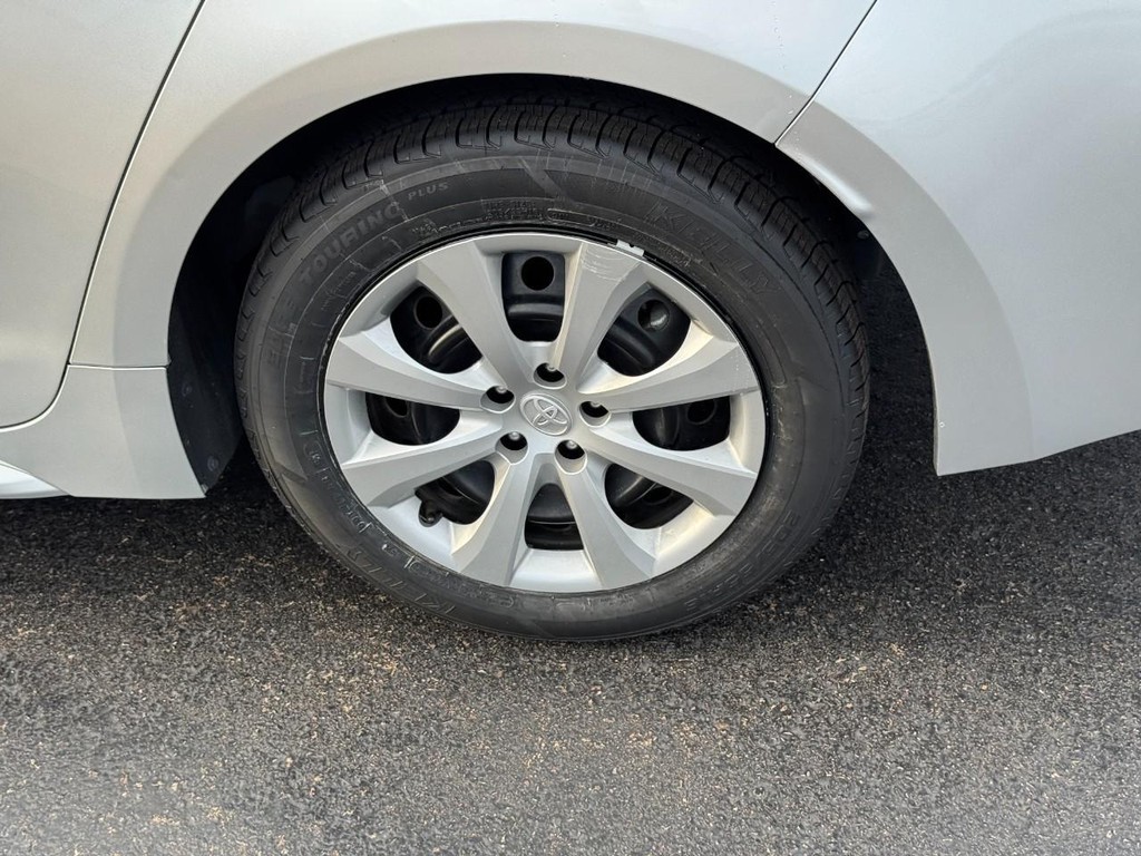 Toyota Corolla Vehicle Full-screen Gallery Image 08