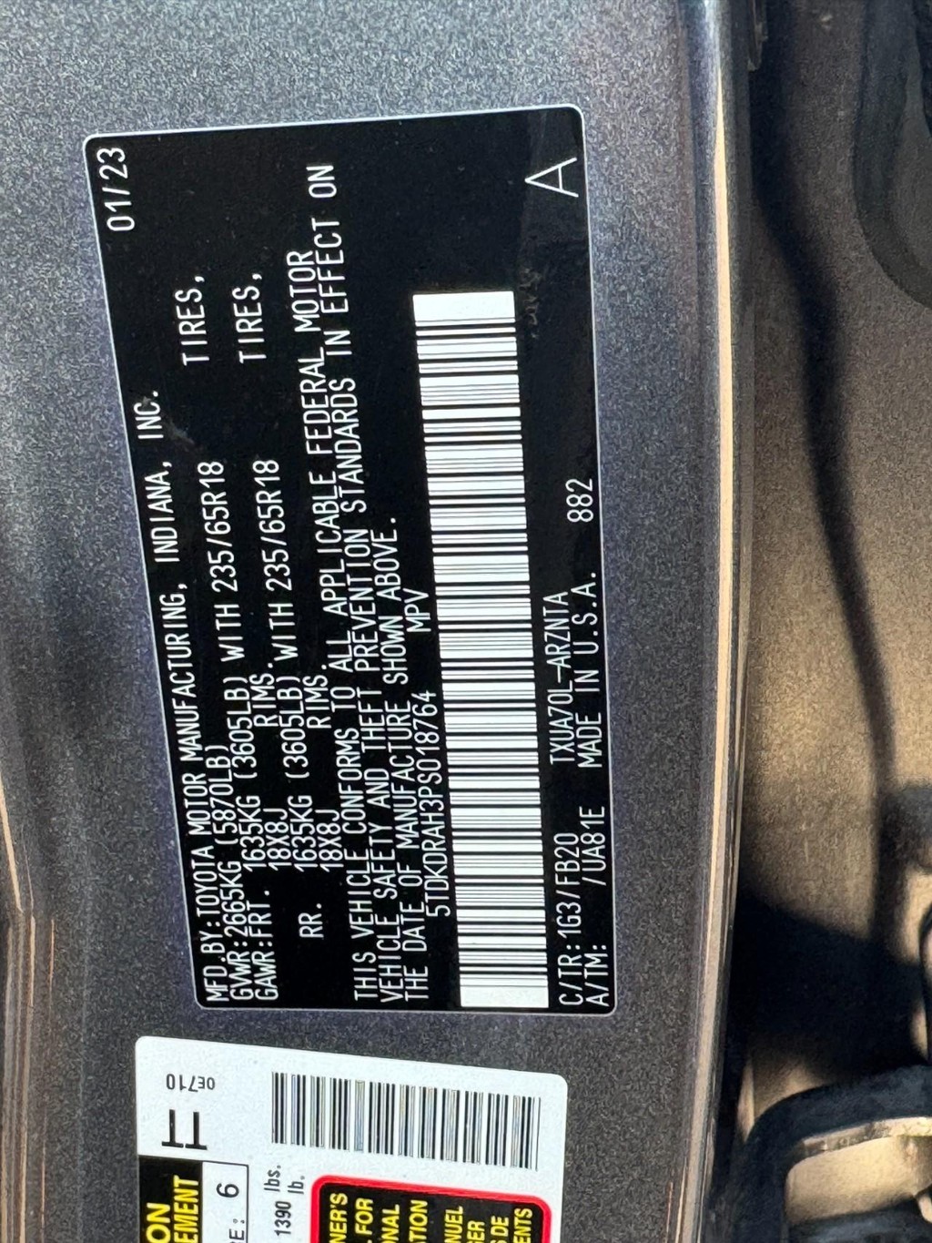 Toyota Highlander Vehicle Full-screen Gallery Image 26