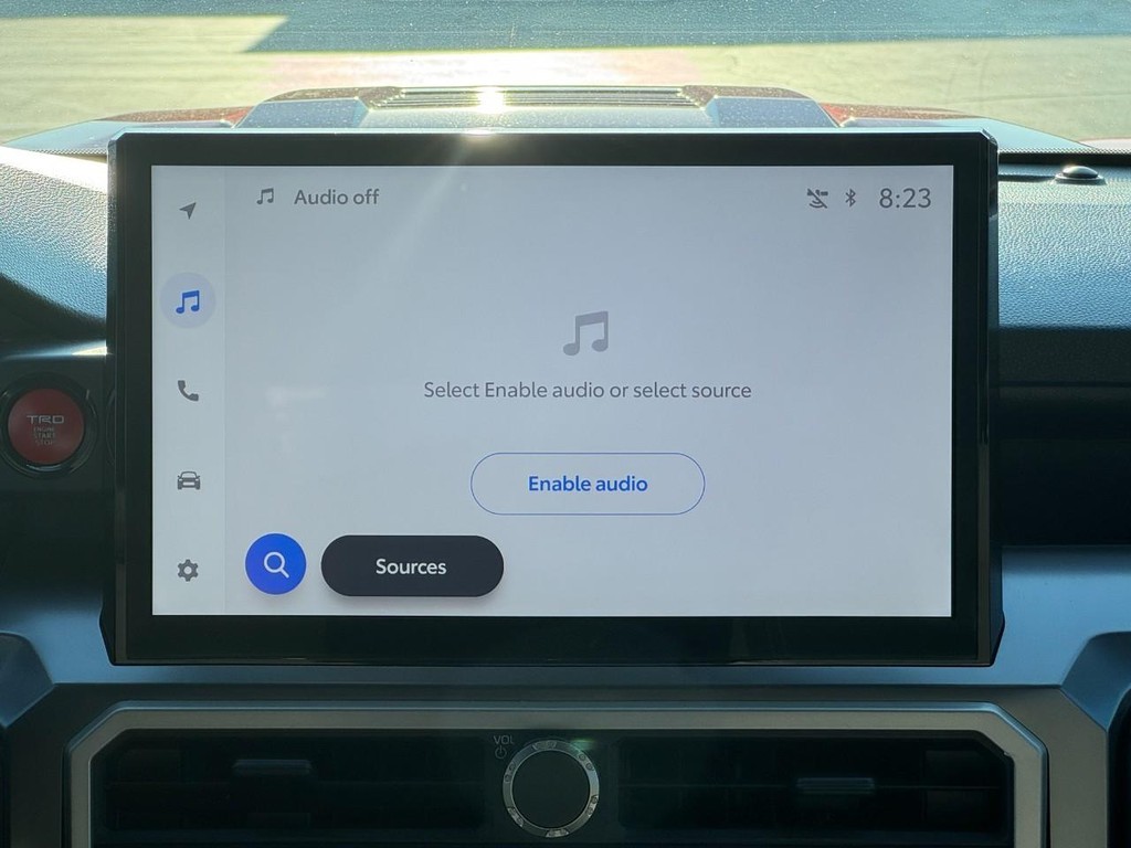Toyota Tacoma 4WD Vehicle Full-screen Gallery Image 14