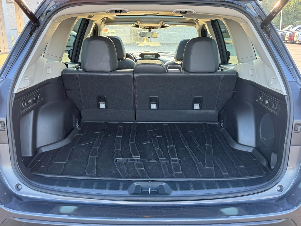 Subaru Forester Vehicle Full-screen Gallery Image 05