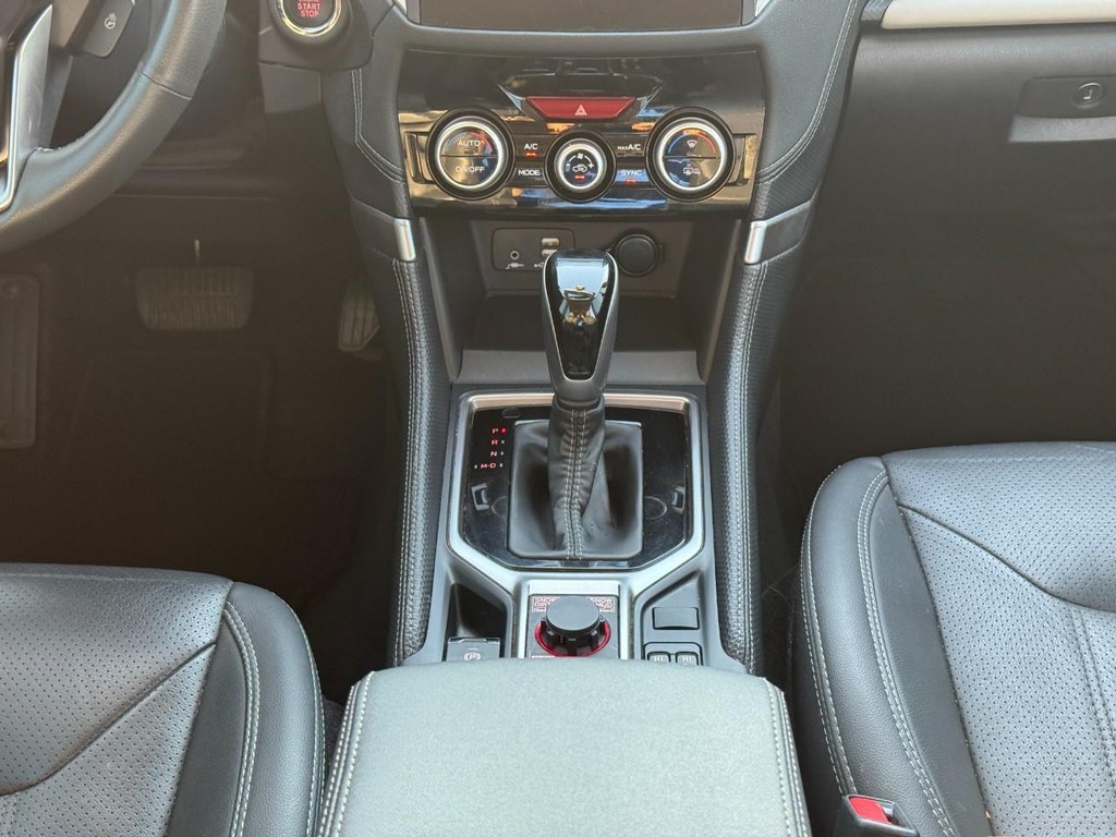Subaru Forester Vehicle Full-screen Gallery Image 15