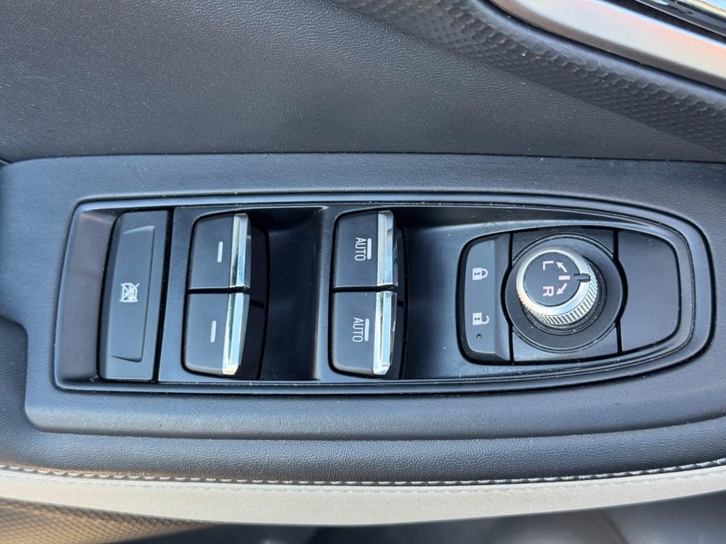 Subaru Forester Vehicle Full-screen Gallery Image 16