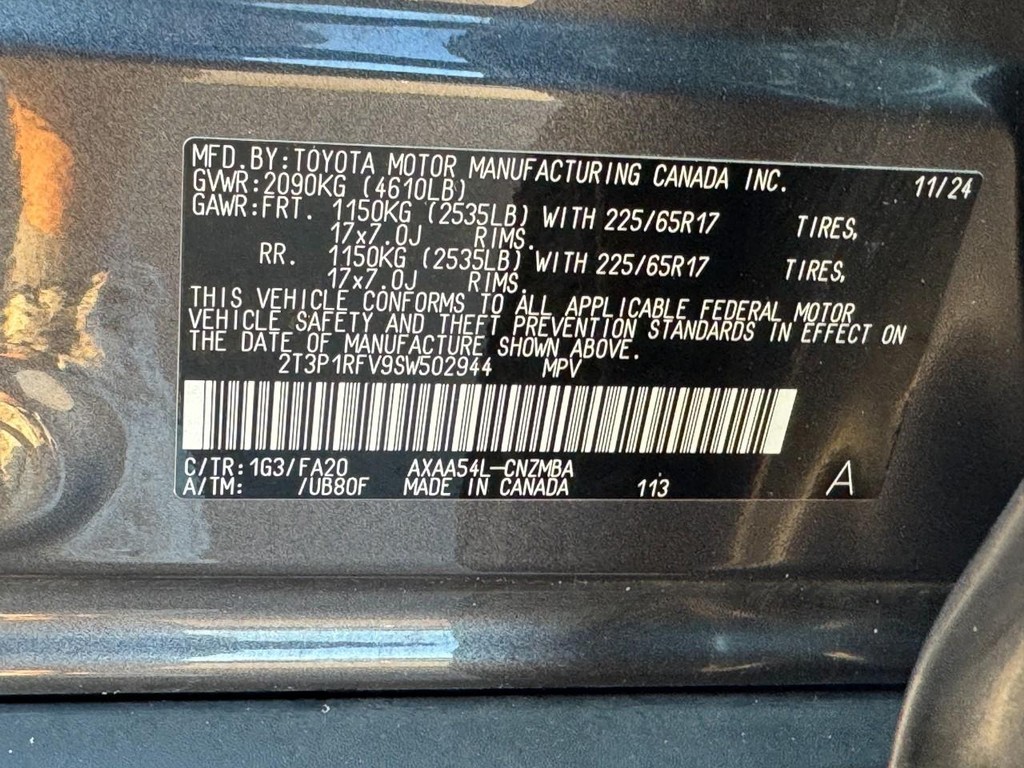 Toyota RAV4 Vehicle Full-screen Gallery Image 25
