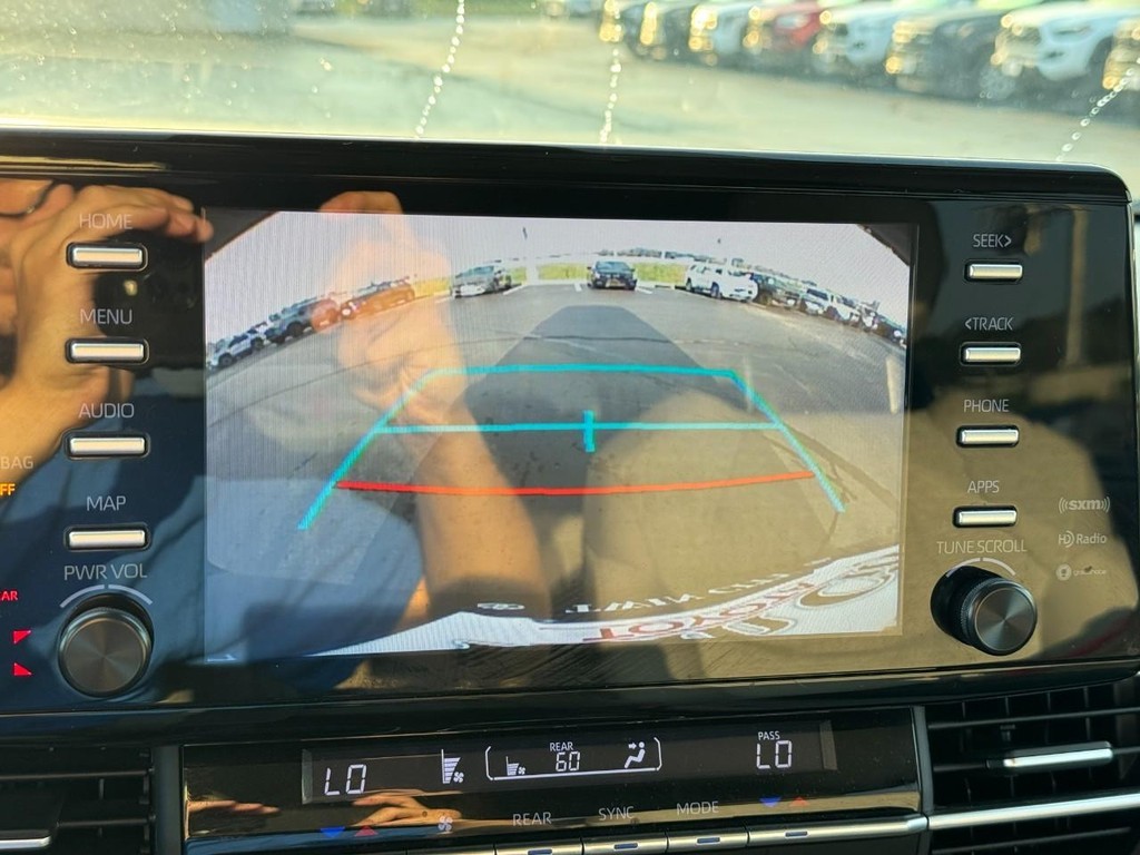Toyota Sienna Vehicle Full-screen Gallery Image 25