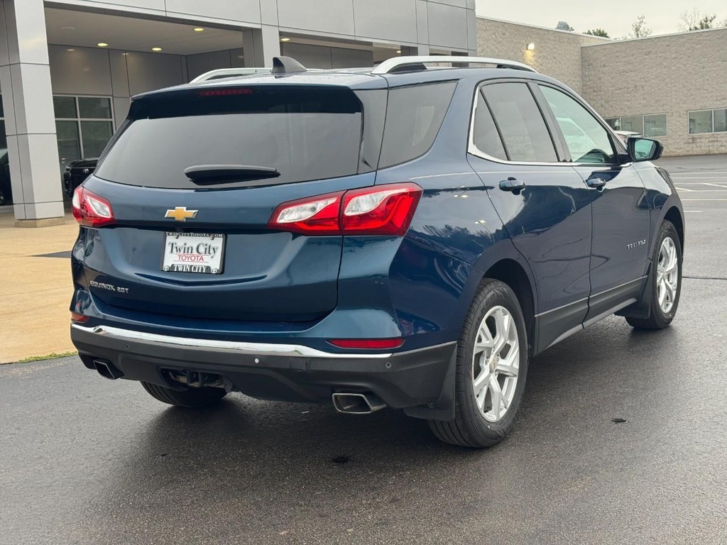 Chevrolet Equinox Vehicle Full-screen Gallery Image 03