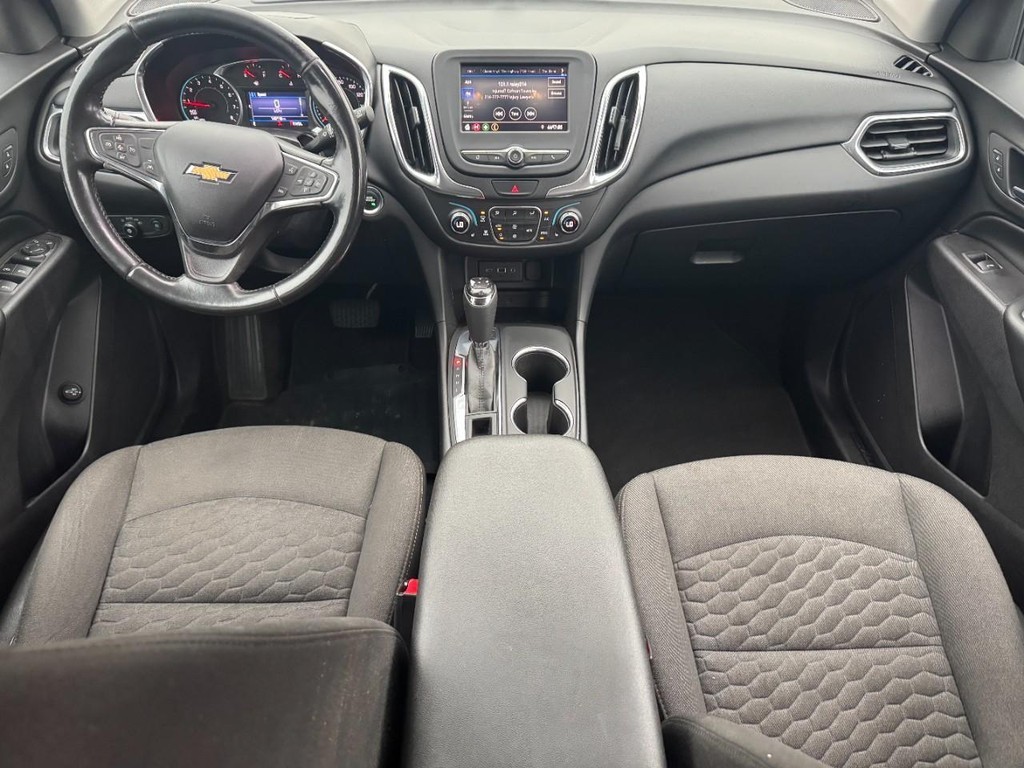 Chevrolet Equinox Vehicle Full-screen Gallery Image 12