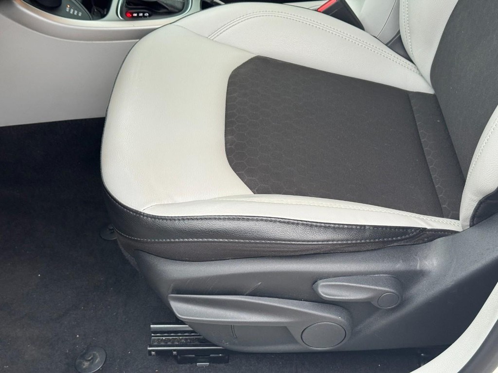 Jeep Compass Vehicle Full-screen Gallery Image 17