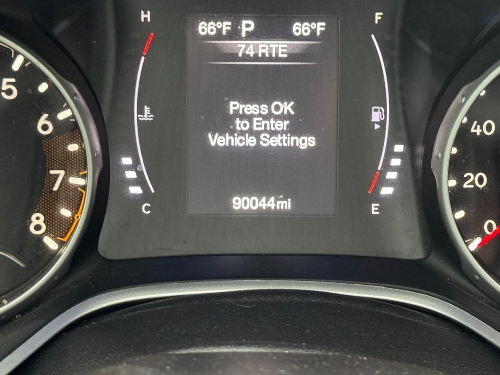 Jeep Compass Vehicle Full-screen Gallery Image 22
