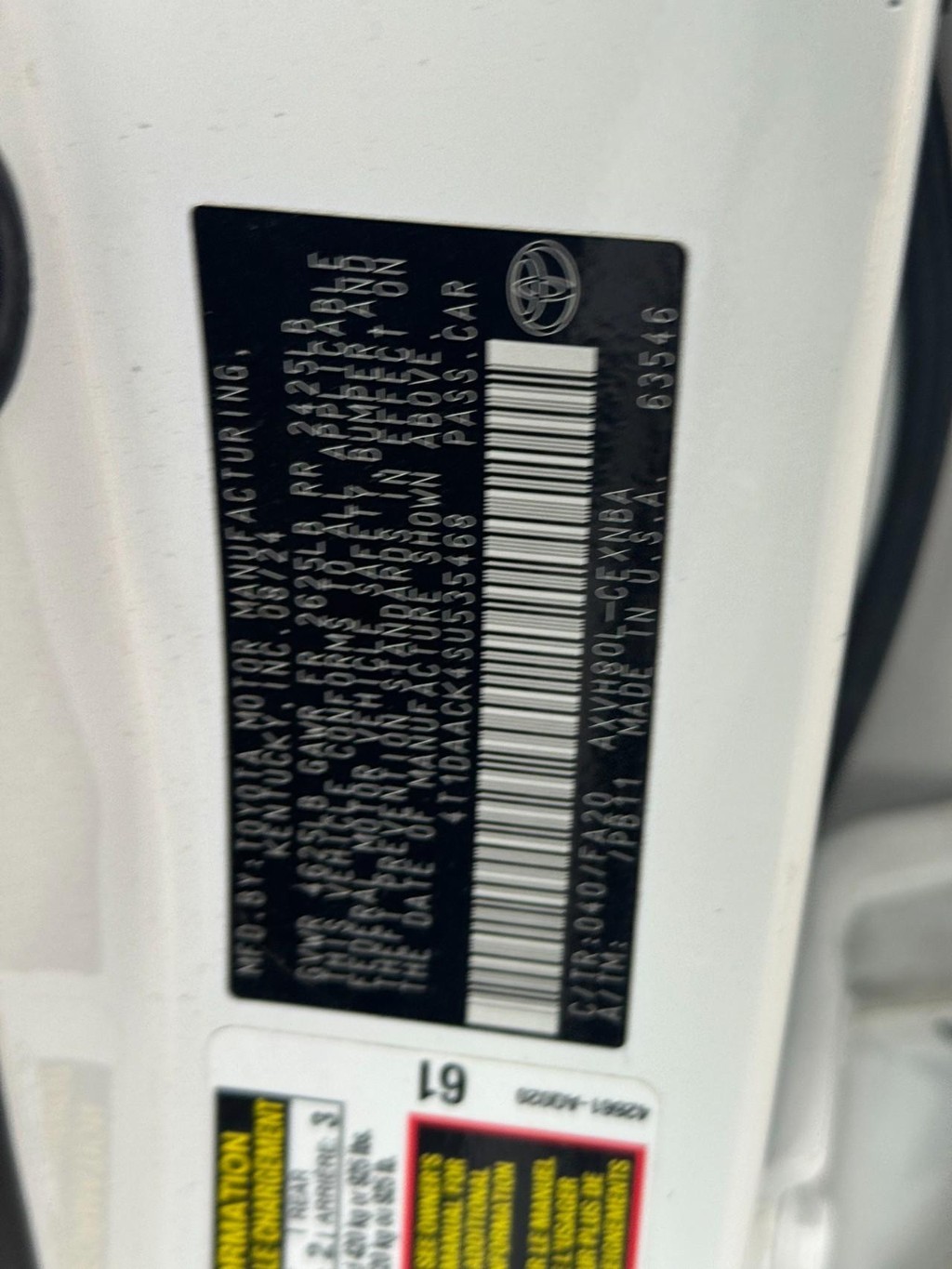 Toyota Camry Vehicle Full-screen Gallery Image 25