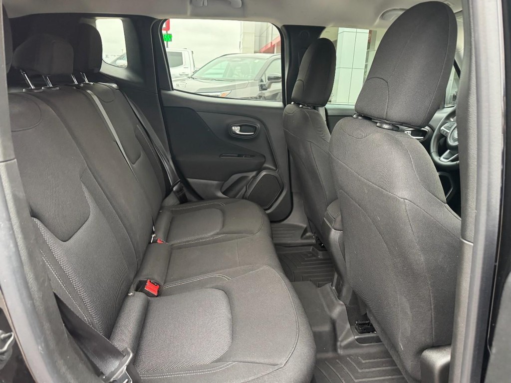 Jeep Renegade Vehicle Full-screen Gallery Image 10
