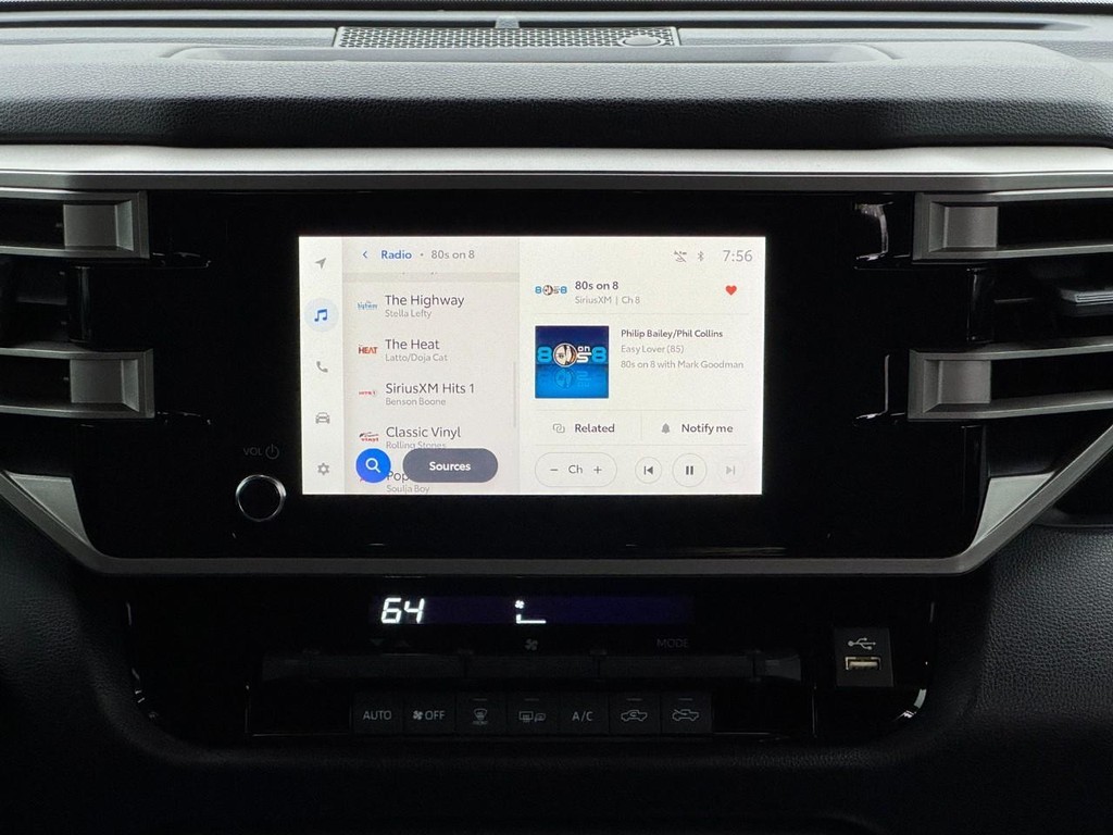 Toyota Tundra 4WD Vehicle Full-screen Gallery Image 15