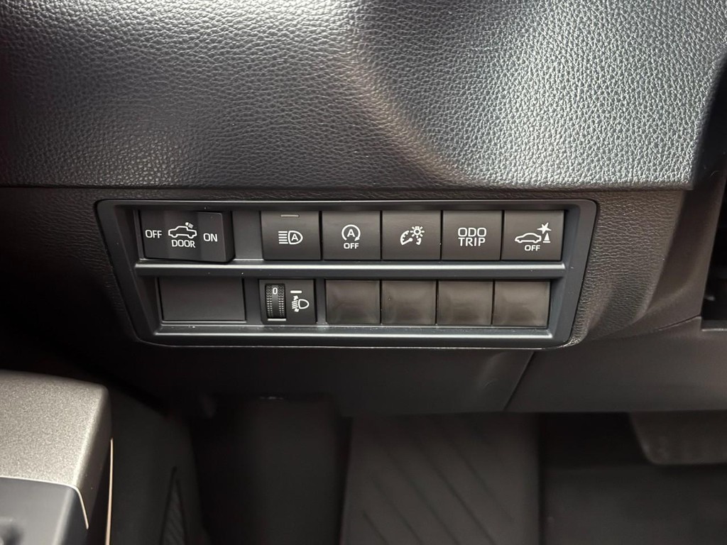 Toyota Tundra 4WD Vehicle Full-screen Gallery Image 19