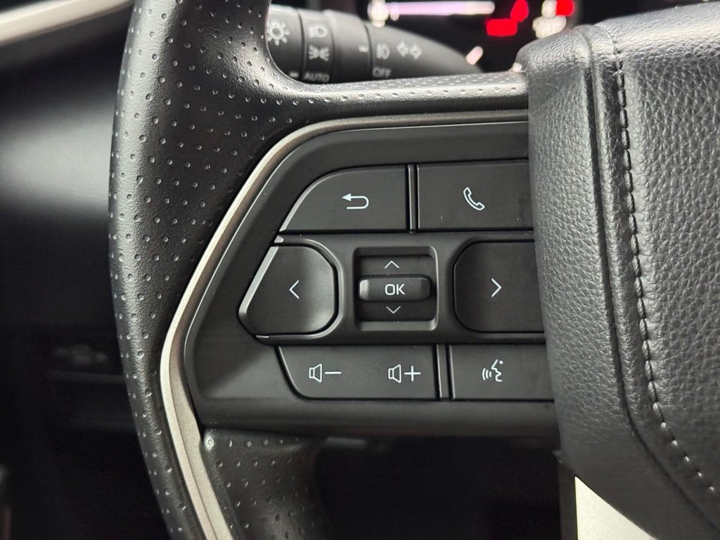 Toyota Tundra 4WD Vehicle Full-screen Gallery Image 20