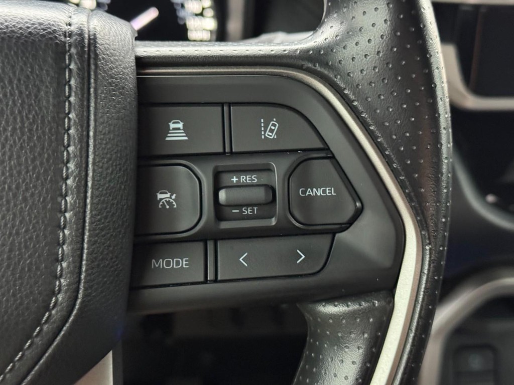 Toyota Tundra 4WD Vehicle Full-screen Gallery Image 21