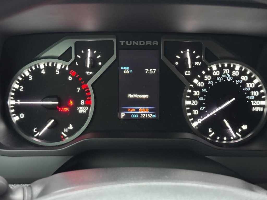 Toyota Tundra 4WD Vehicle Full-screen Gallery Image 22